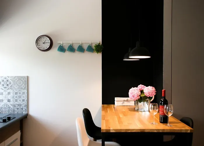 Pretty Little Thing Called Biska Daire Pula