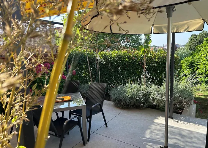 Pretty Little Thing Called Biska Daire Pula