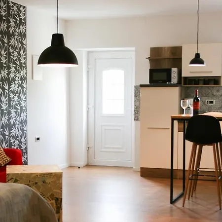 Apartment Pretty Little Thing Called Biska *