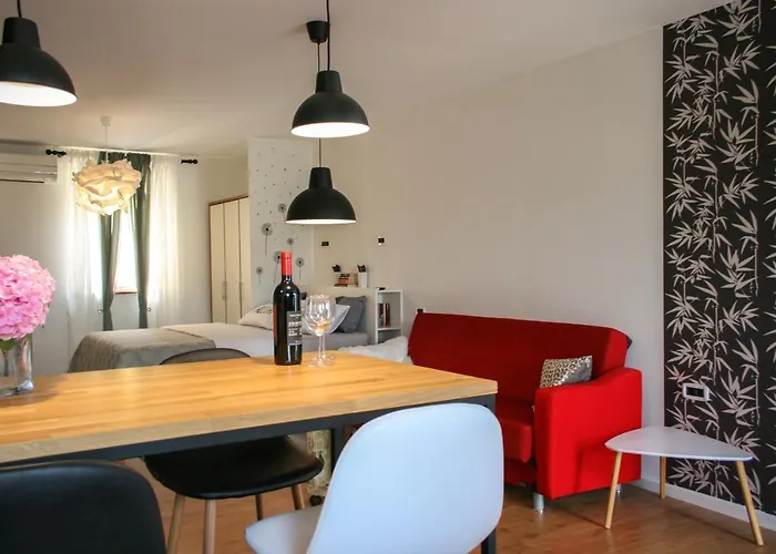 Pretty Little Thing Called Biska Apartman *